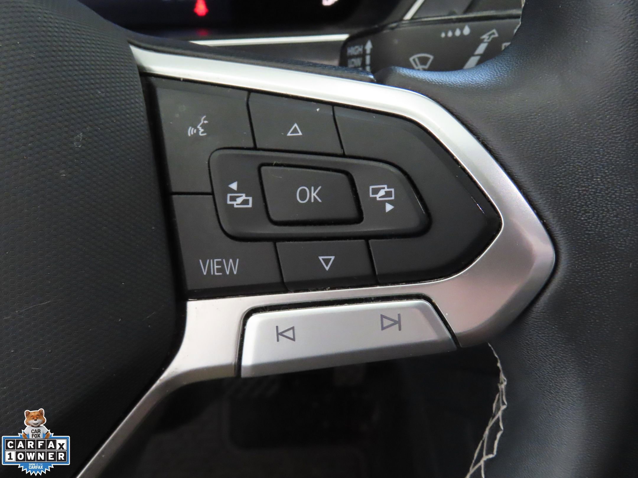 Used 2022 Volkswagen Tiguan SE FWD image 14