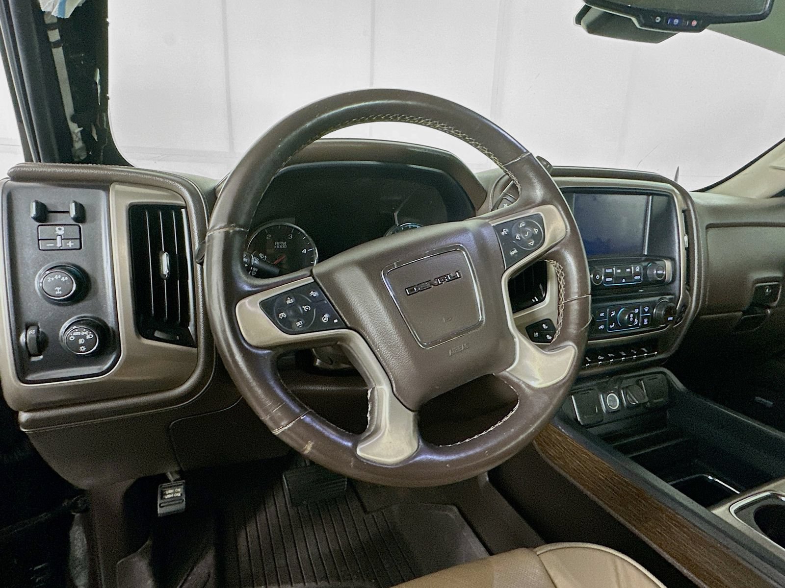 Used 2019 GMC Sierra 2500 Denali w/ Duramax Plus Package AWD/4WD image 11