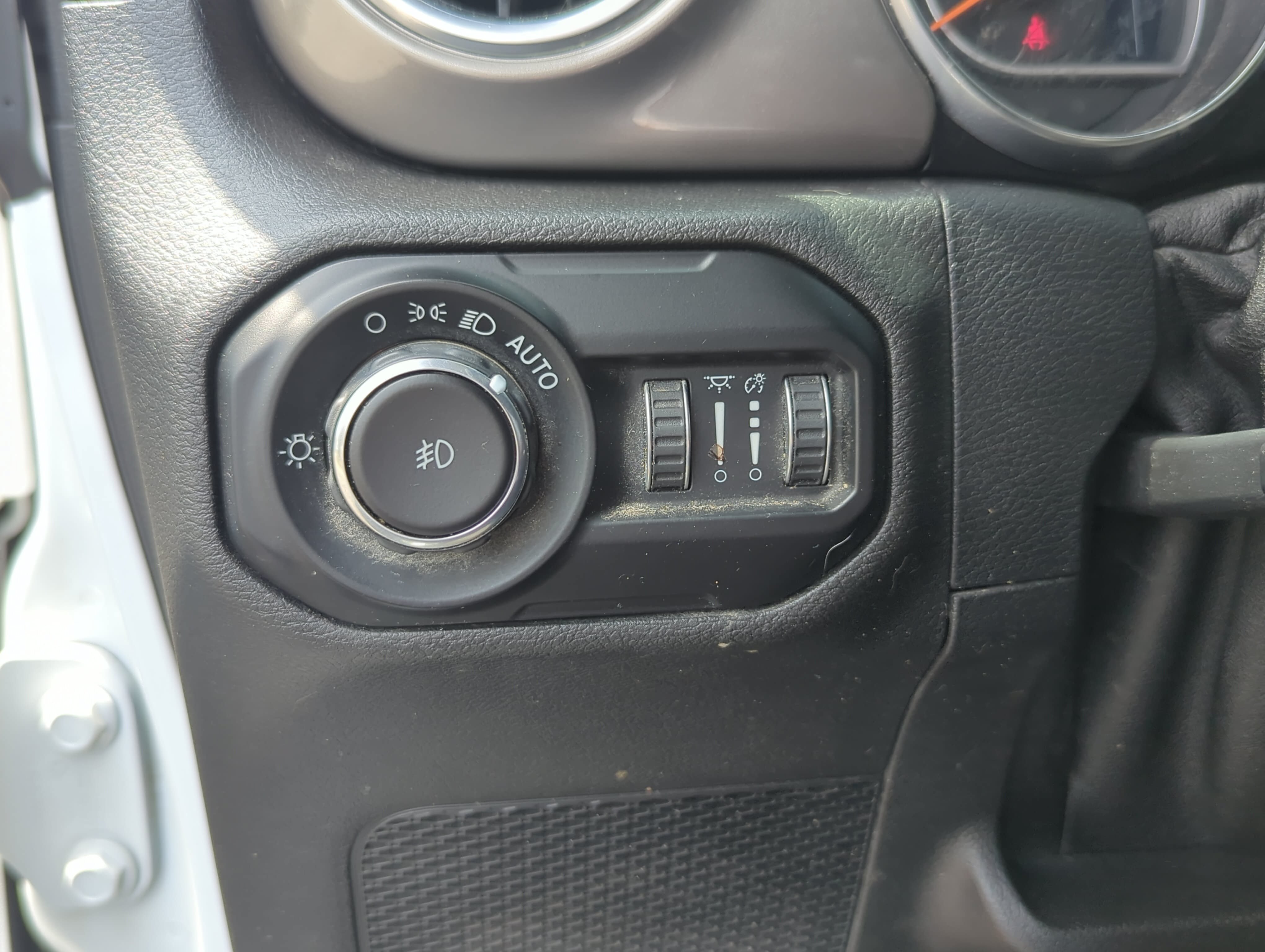 Used 2021 Jeep Wrangler Unlimited Sahara AWD/4WD image 24
