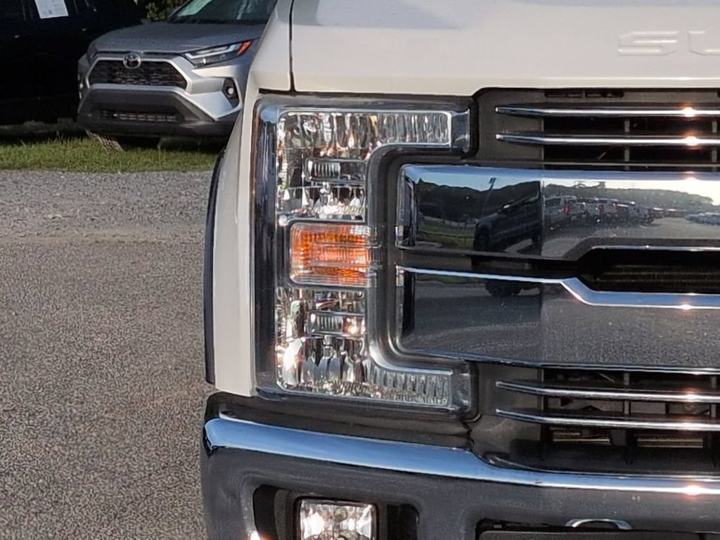 Used 2017 Ford F250 Lariat w/ Lariat Ultimate Package AWD/4WD image 10