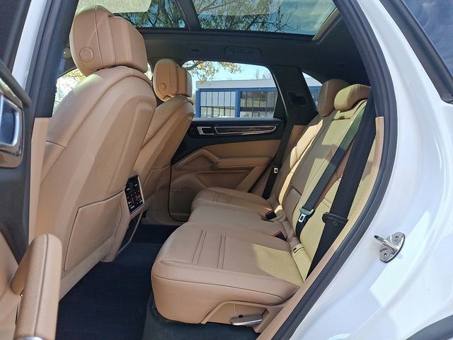 Used 2019 Porsche Cayenne E-Hybrid image 12