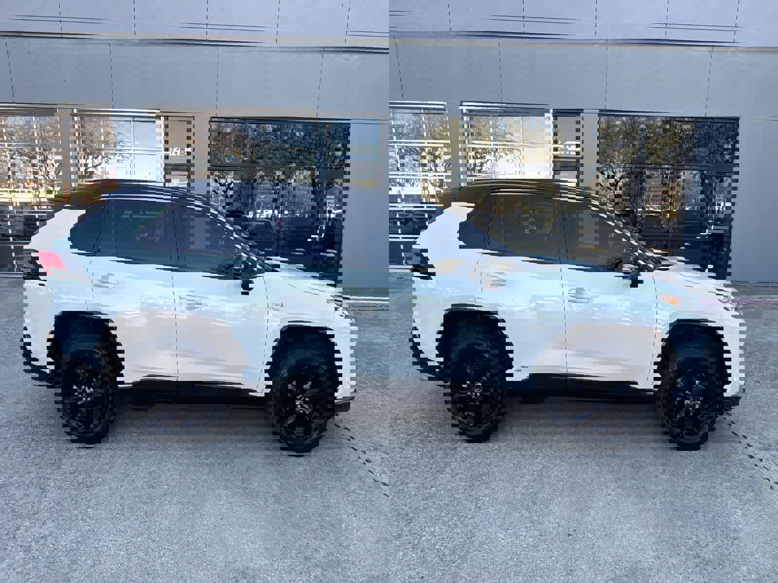 Used 2020 Toyota RAV4 XSE image 15