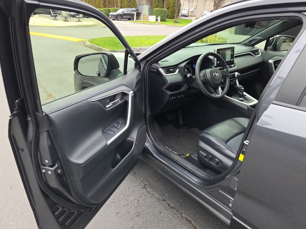 Used 2020 Toyota RAV4 XSE image 10