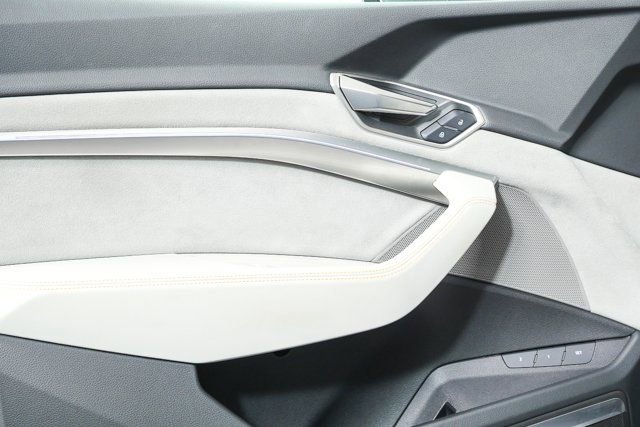 Certified 2024 Audi Q8 e-tron Prestige image 6