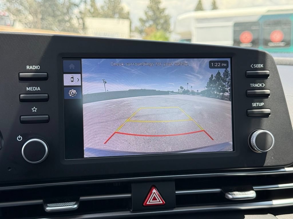 Used 2025 Hyundai Elantra Hybrid FWD image 9