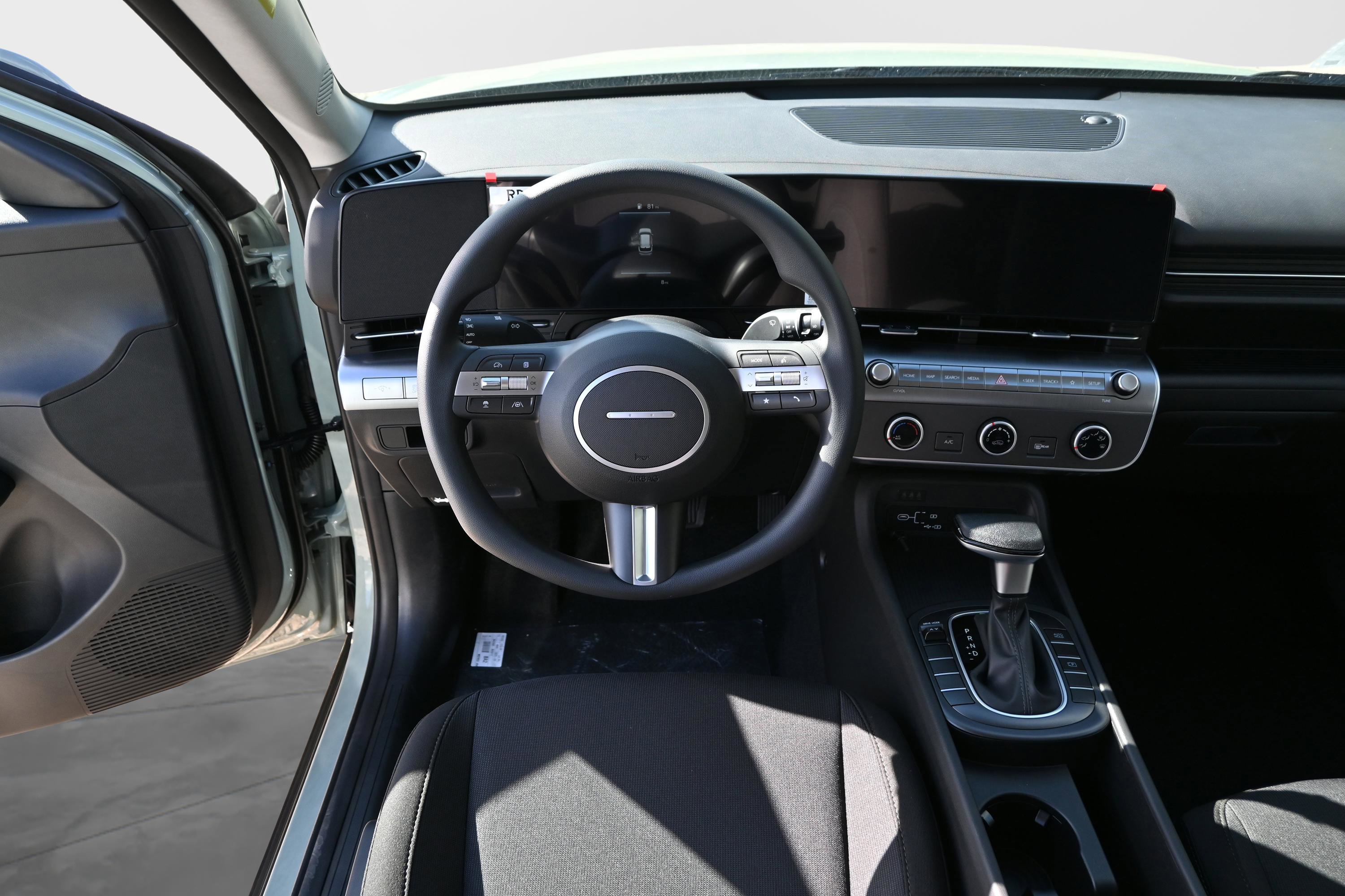 New 2026 Hyundai Kona SE image 12