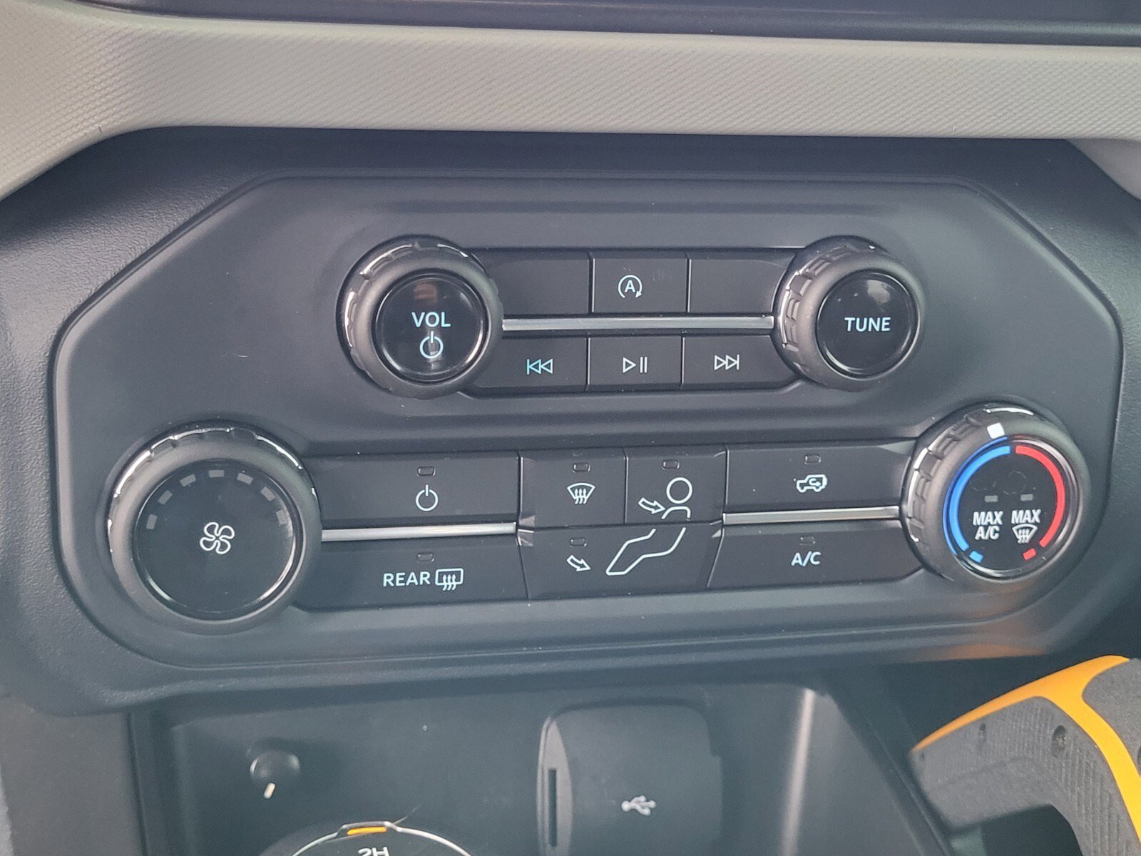 Used 2022 Ford Bronco Badlands image 20