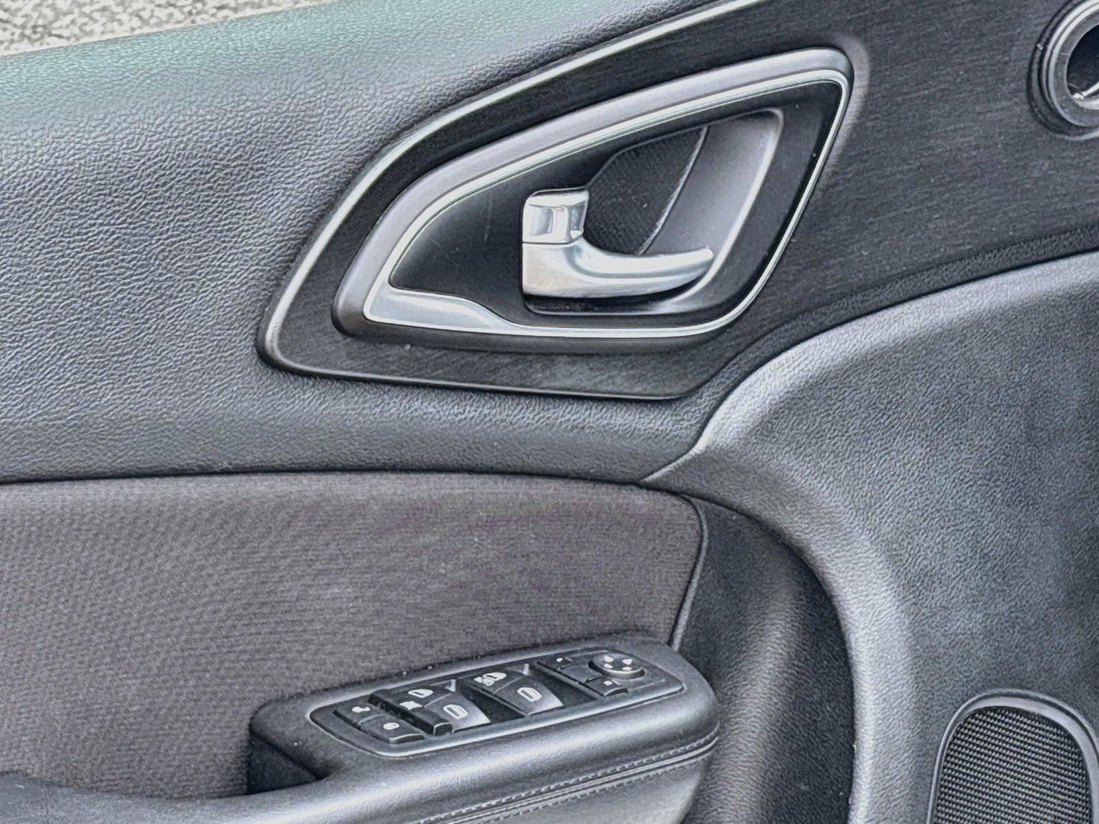 Used 2015 Chrysler 200 Limited w/ Convenience Group FWD image 20
