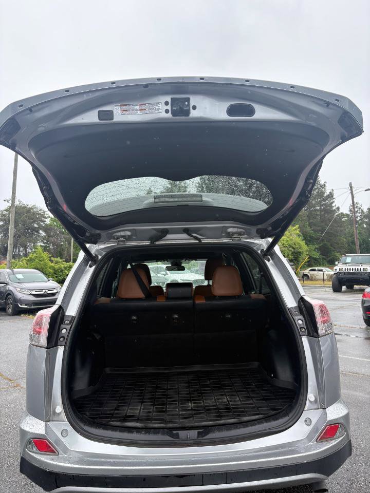 Used 2017 Toyota RAV4 SE FWD image 6