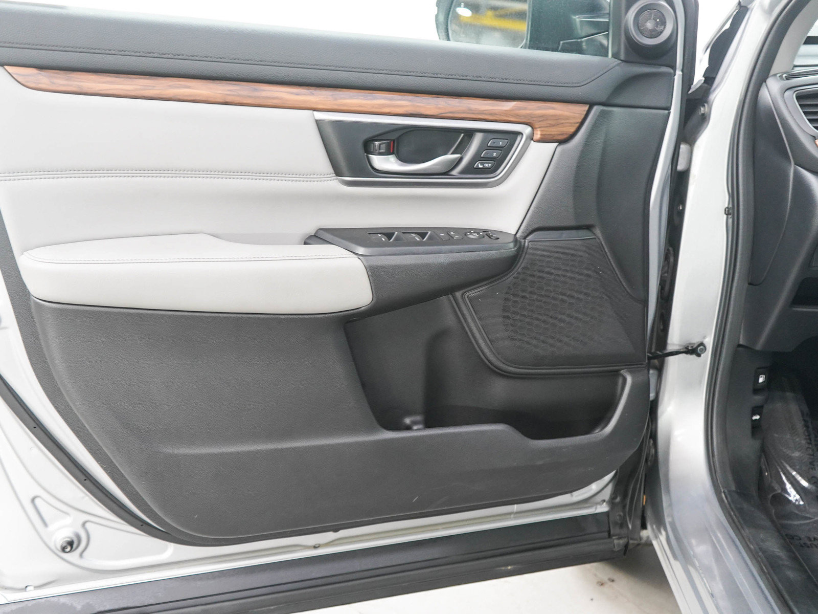 Used 2018 Honda CR-V EX-L image 19