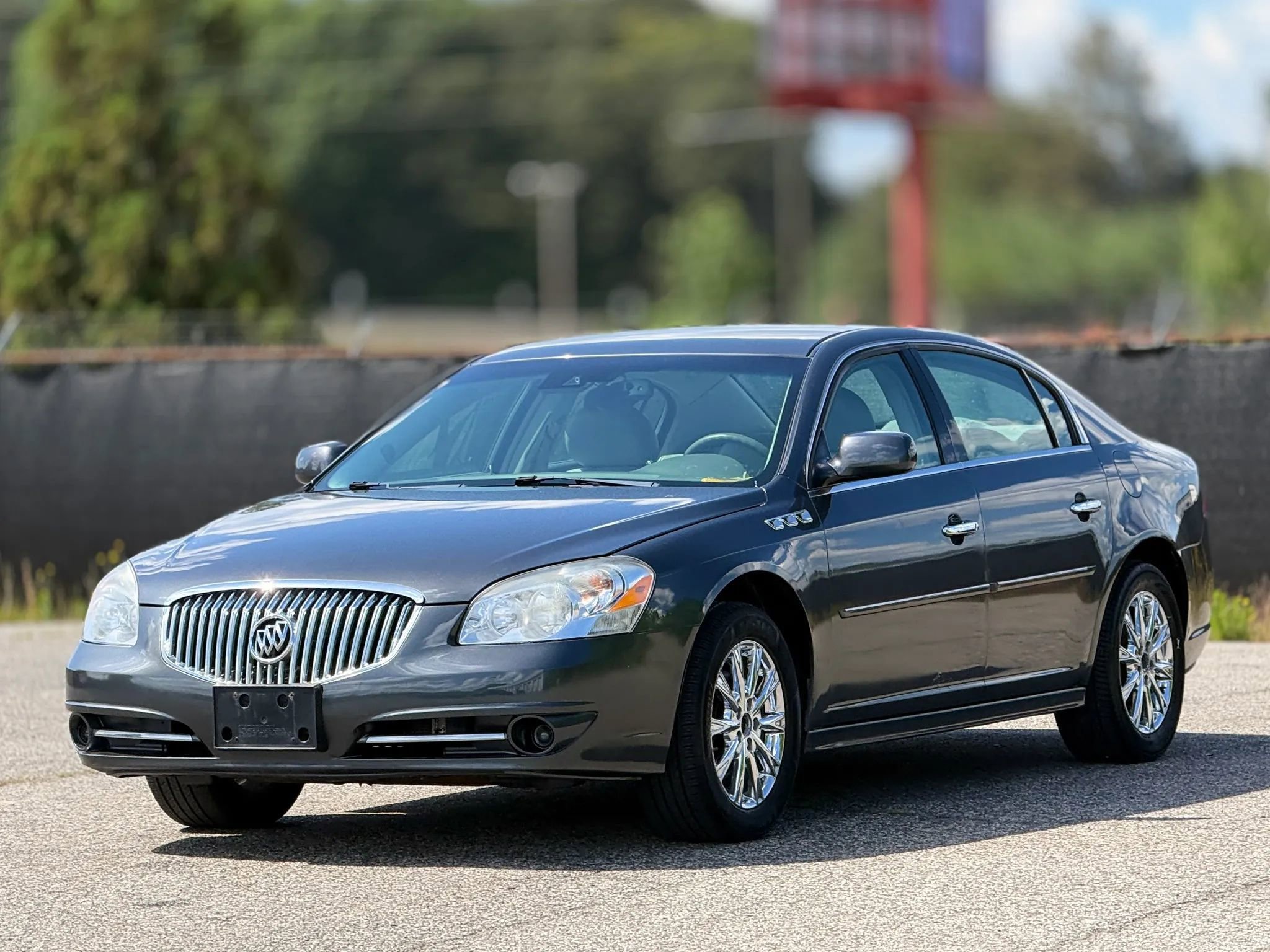 Used 2011 Buick Lucerne CXL FWD image 6