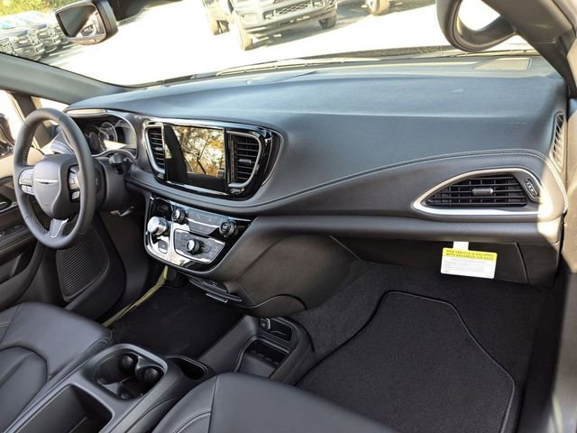 New 2026 Chrysler Pacifica Select w/ S Appearance Package FWD image 37