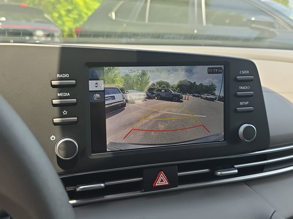 Used 2025 Hyundai Elantra Blue image 21