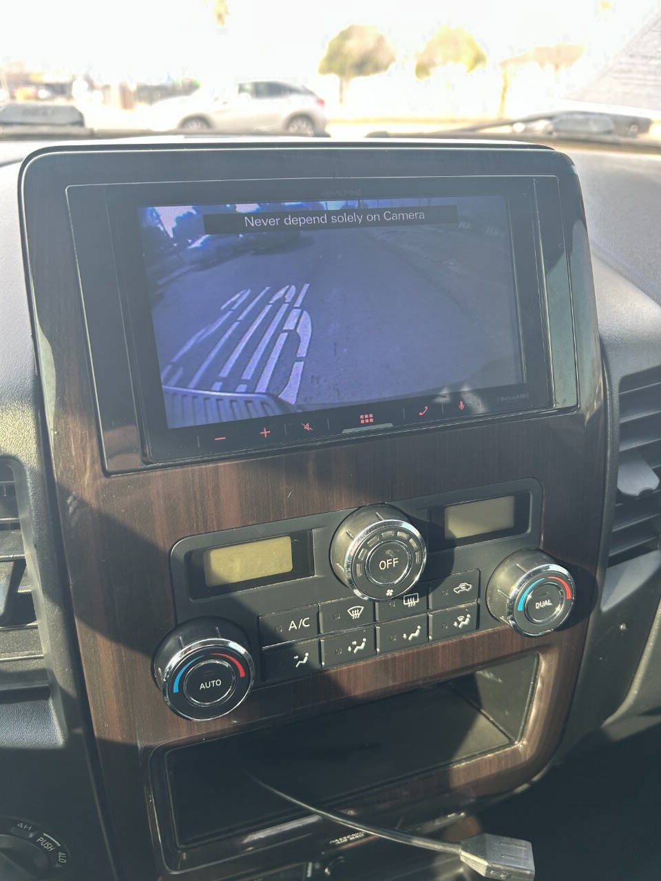 Used 2014 Nissan Titan SL w/ SL Moonroof Package image 17