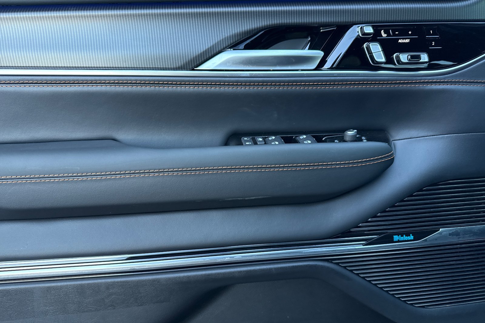 New 2026 Jeep Grand Wagoneer Summit AWD/4WD image 12