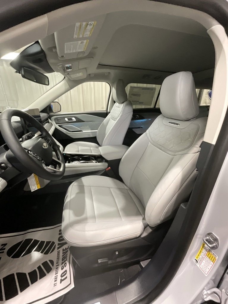 Used 2025 Ford Explorer Platinum w/ Ultimate Package image 10
