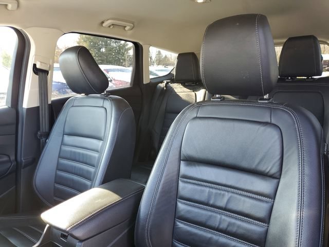 Used 2019 Ford Escape Titanium w/ U9j03 - Titanium Tow Package AWD/4WD image 16