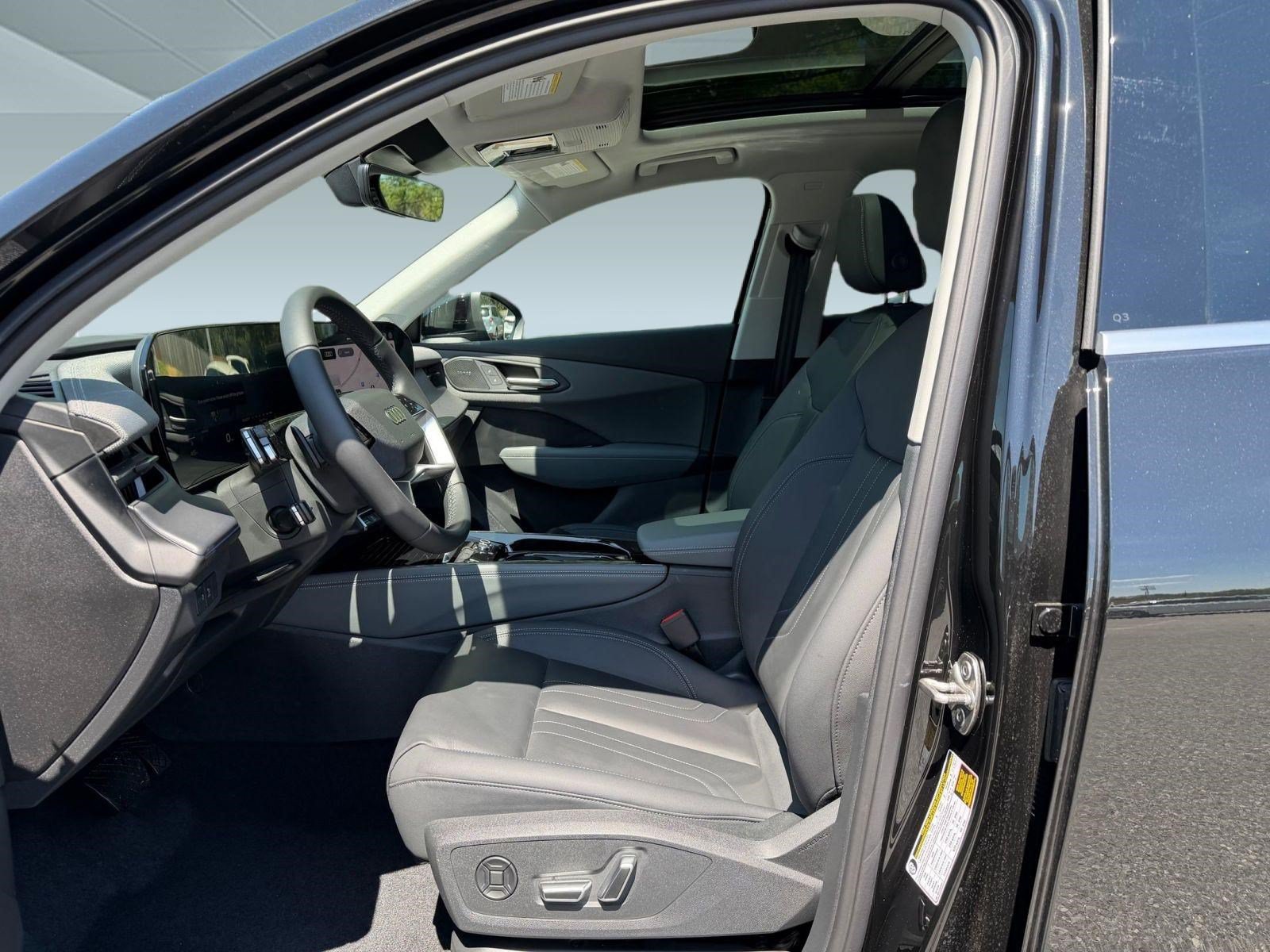 New 2026 Audi Q3 quattro 2.0T w/ Technology Package AWD/4WD image 5