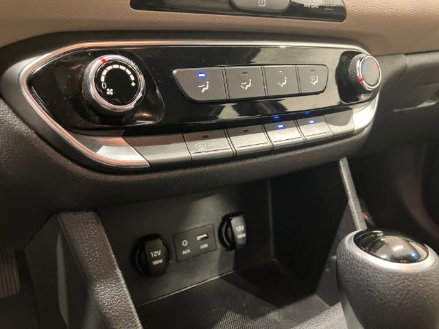 Used 2018 Hyundai Elantra GT FWD image 23