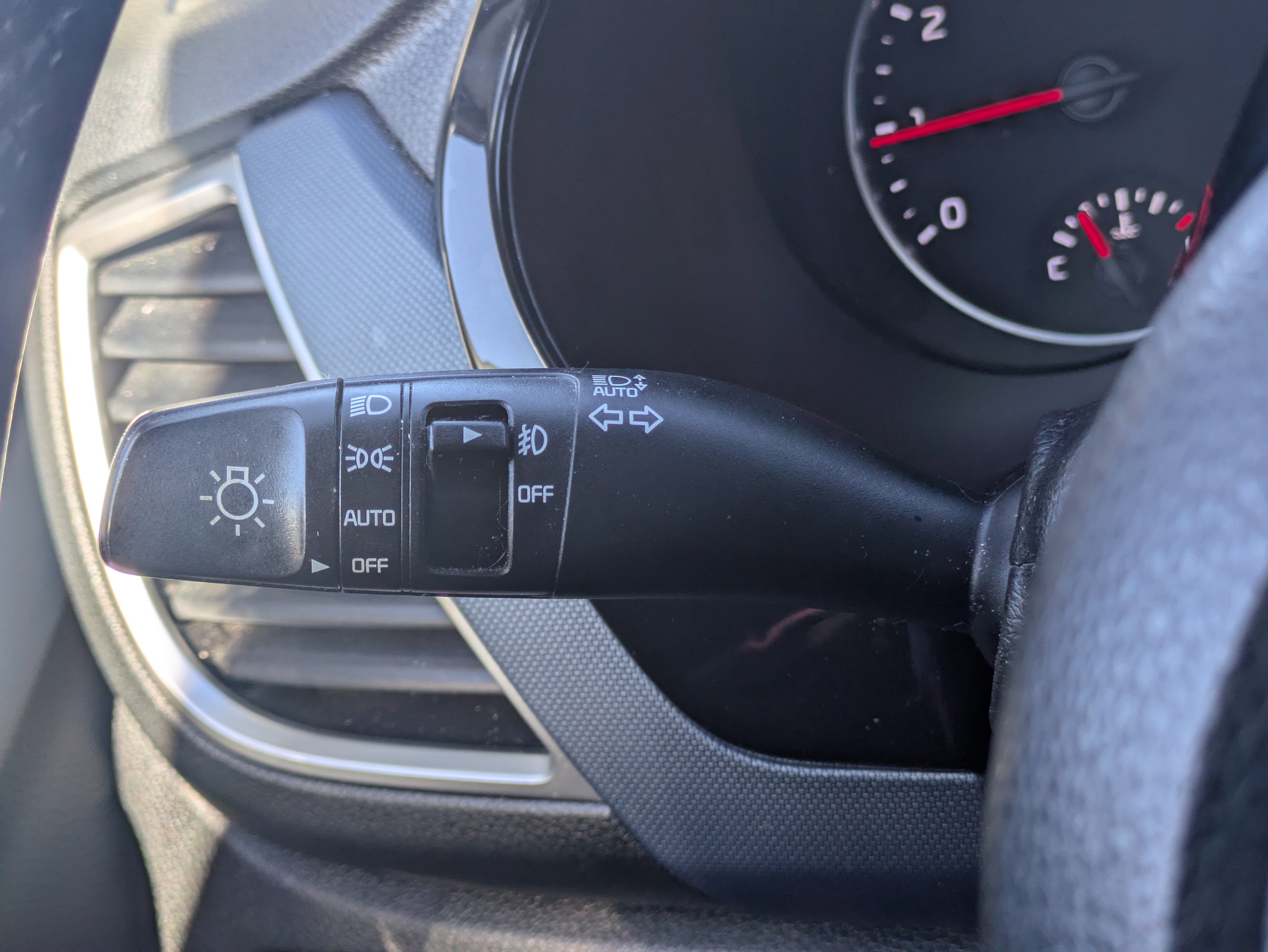 Used 2023 Kia Seltos S image 18