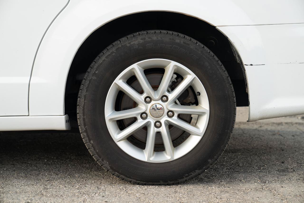 Used 2019 Dodge Grand Caravan SXT FWD image 9