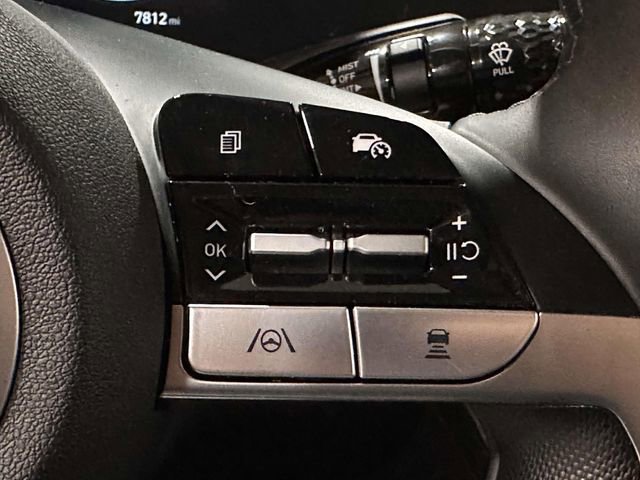 Used 2025 Hyundai Elantra Limited w/ Cargo Package FWD image 27