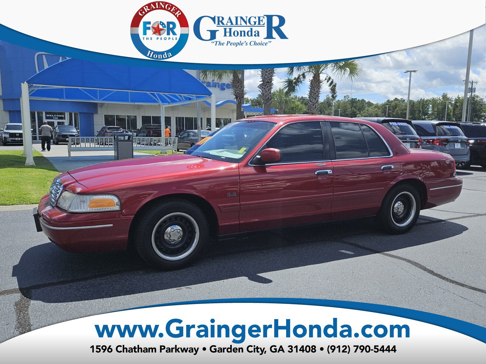 Used 2000 Ford Crown Victoria RWD image 1