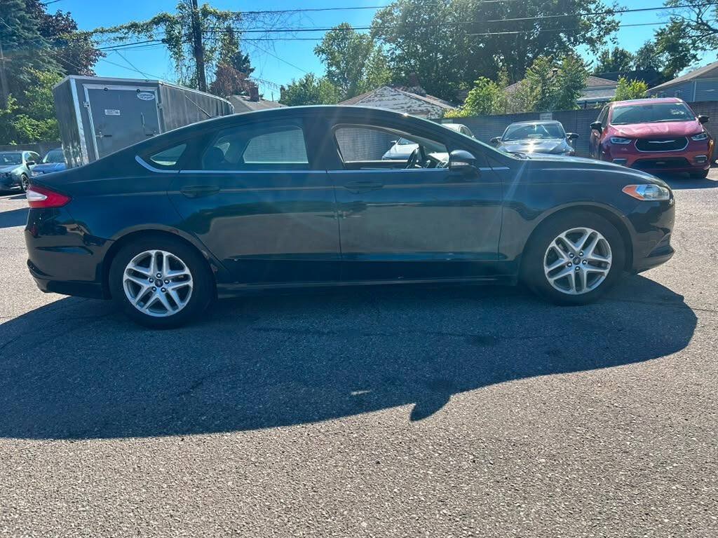 Used 2014 Ford Fusion SE FWD image 4