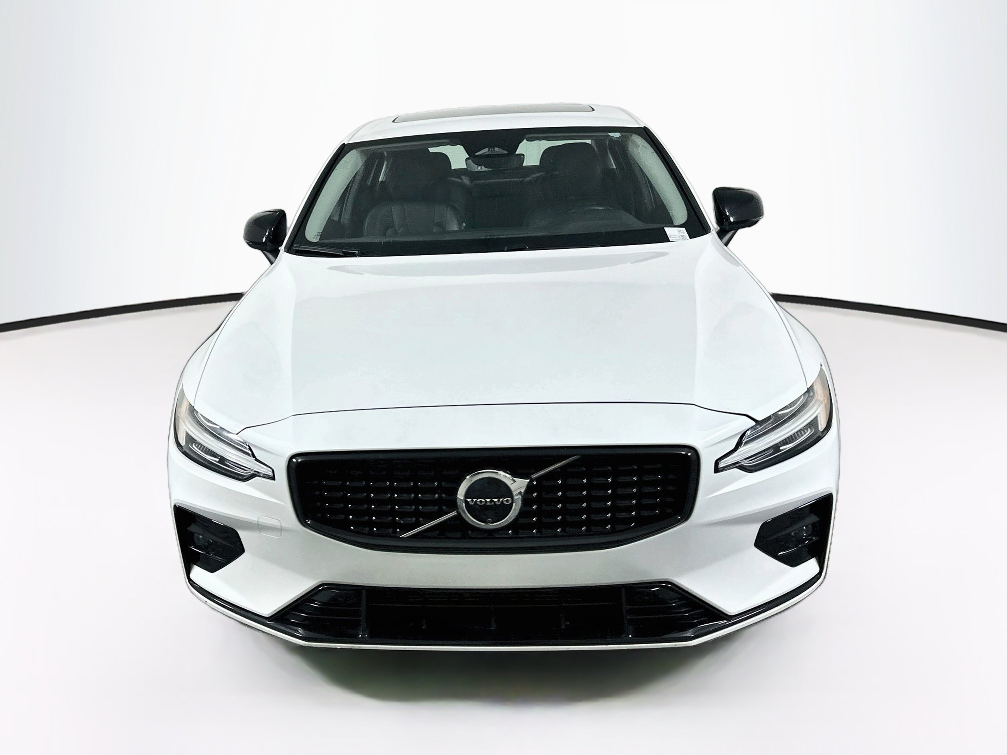 Used 2024 Volvo S60 B5 Plus FWD image 2