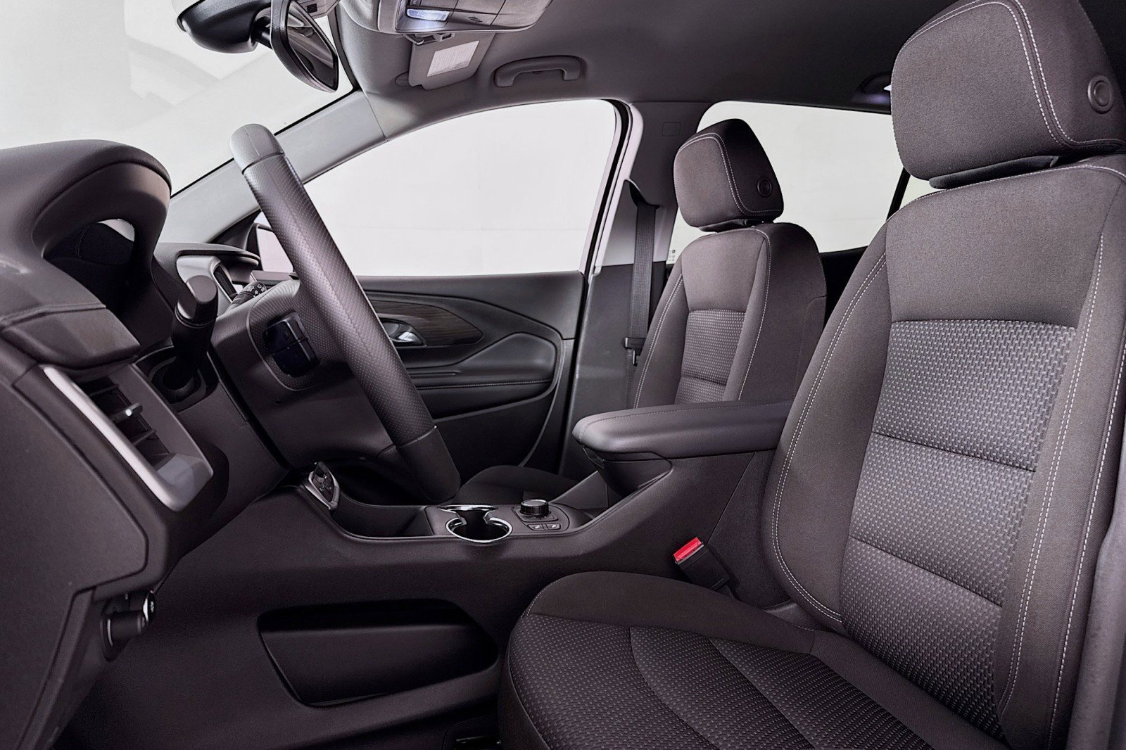Used 2024 GMC Terrain SLE w/ Driver Convenience Package image 16