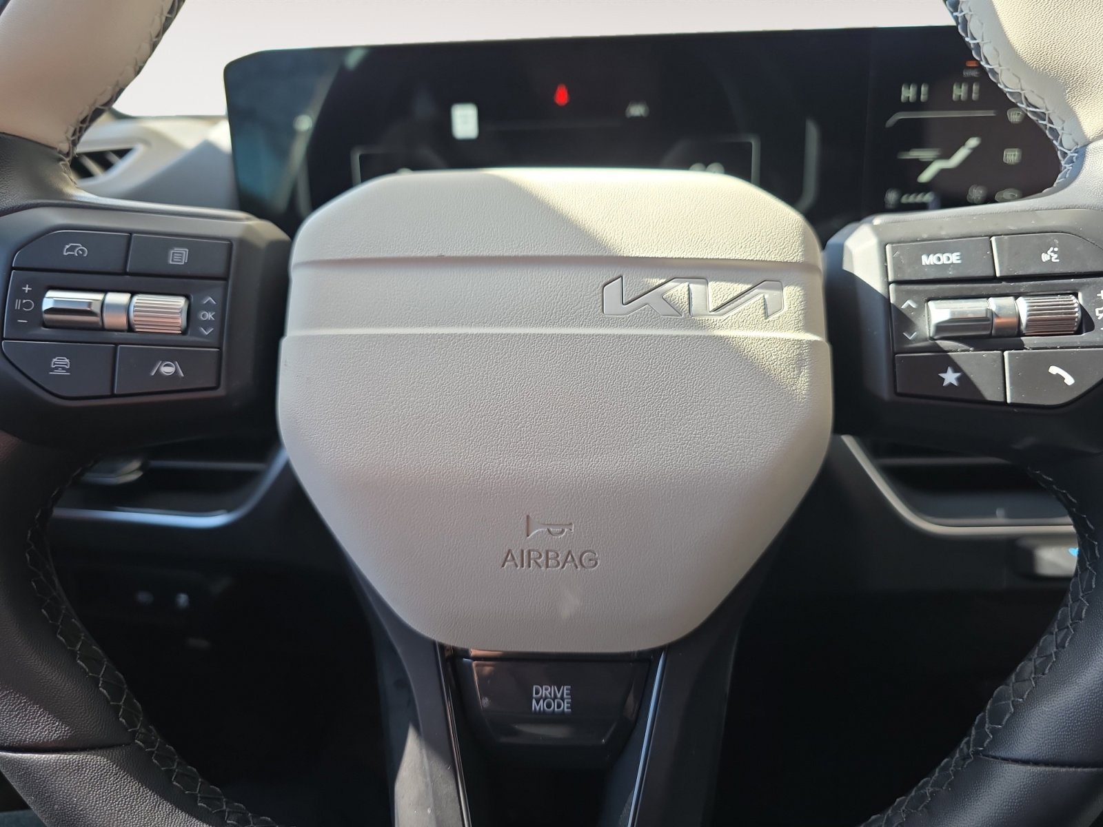 Used 2025 Kia K4 GT-Line w/ GT-Line Premium Package image 11