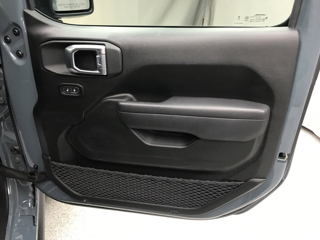 Used 2024 Jeep Gladiator Sport AWD/4WD image 17