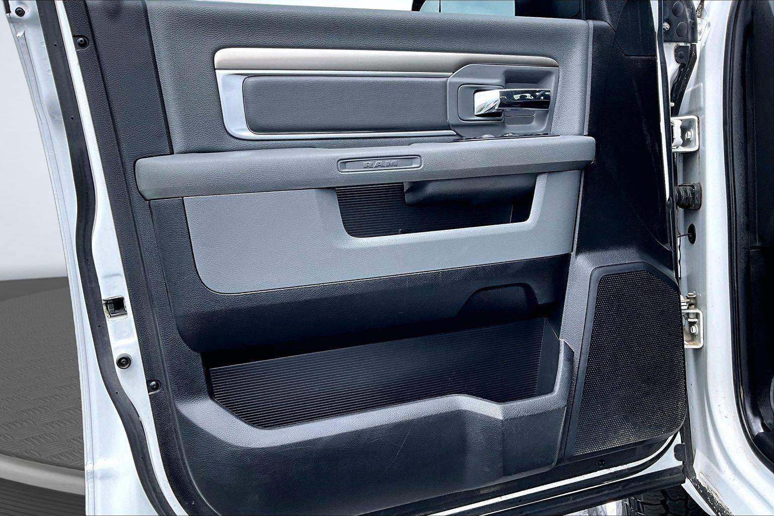 Used 2017 RAM 2500 SLT AWD/4WD image 23