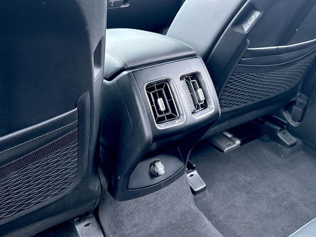 Used 2024 Kia Sorento S image 26