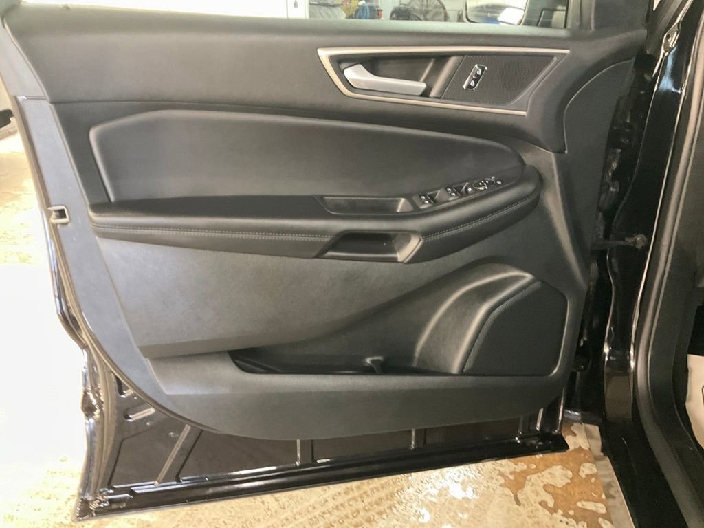 Used 2023 Ford Edge SEL w/ Convenience Package image 11