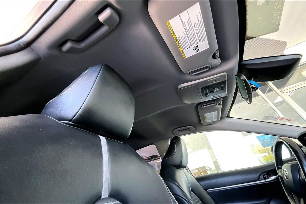 Certified 2022 Toyota Camry SE image 27