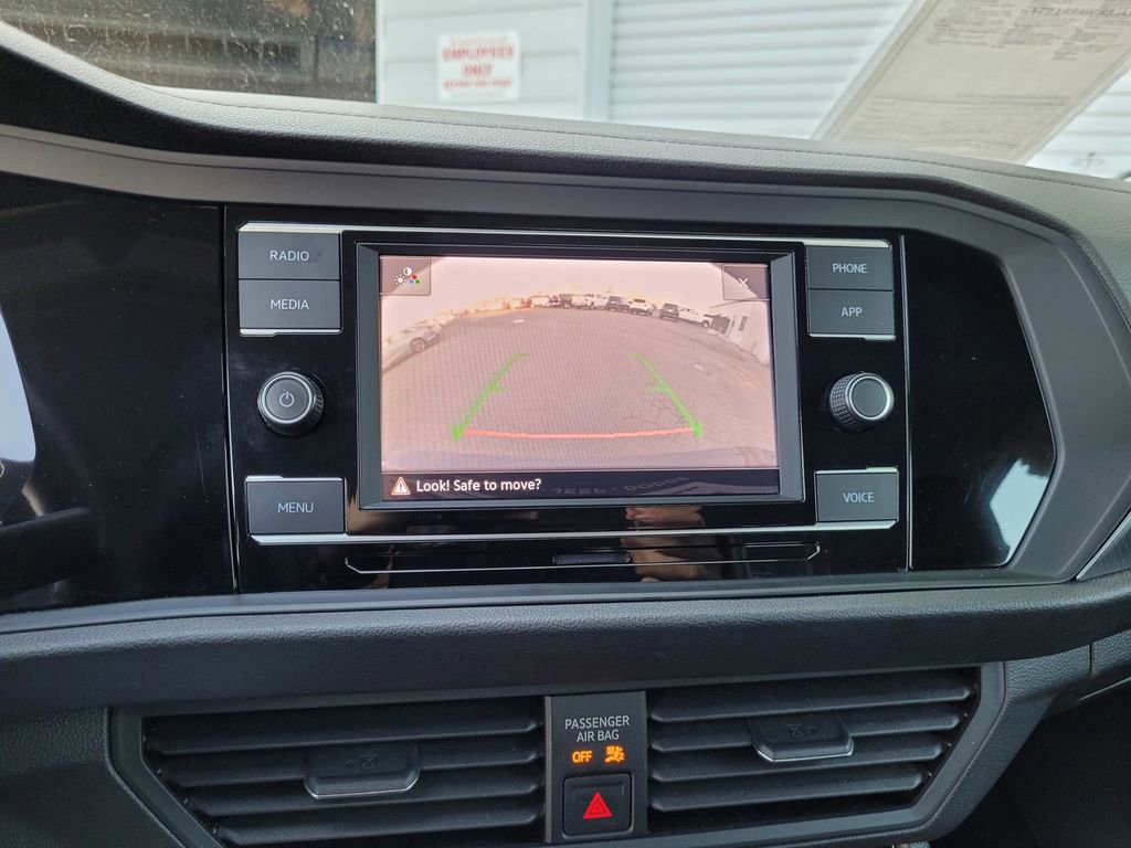 Used 2024 Volkswagen Jetta SE image 17