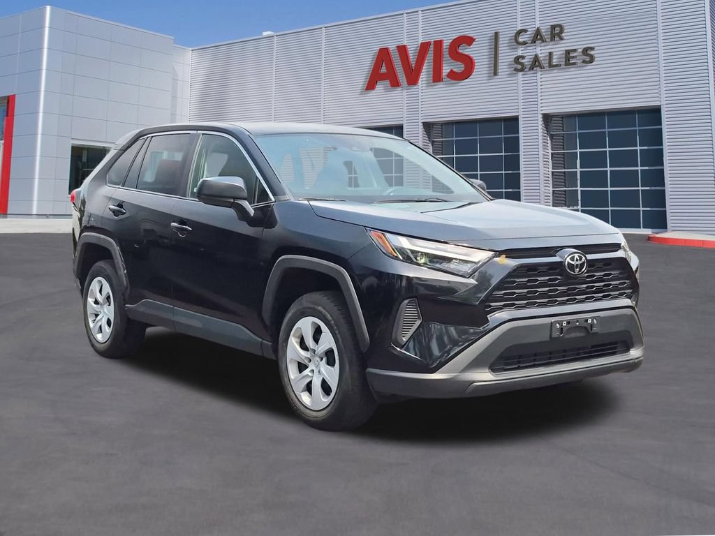 Used 2025 Toyota RAV4 LE AWD/4WD image 3
