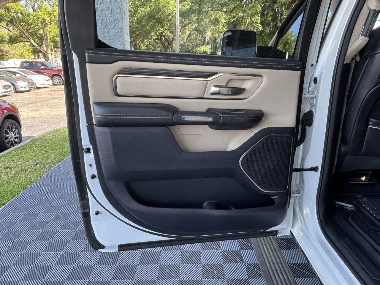 Used 2019 RAM 1500 Limited w/ Advanced Safety Group AWD/4WD image 23
