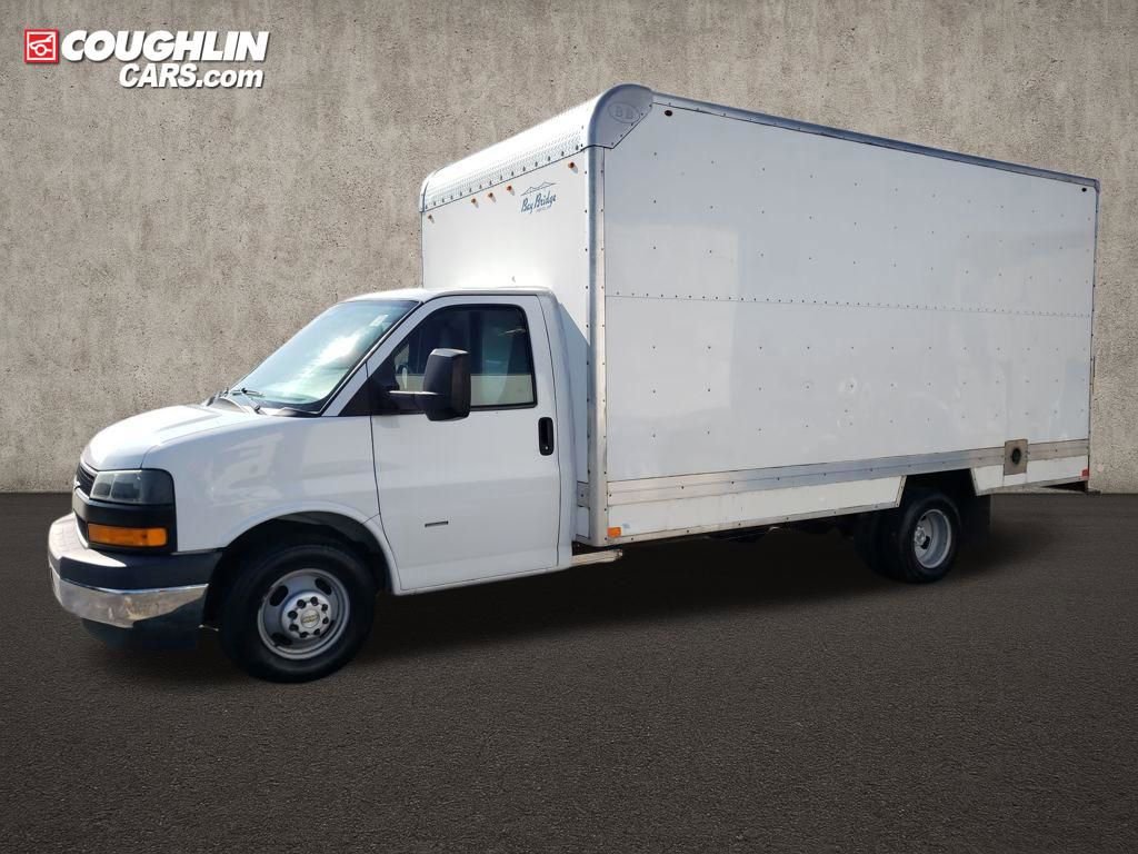 Used 2018 Chevrolet Express 3500 Extended w/ Power Convenience Package image 2