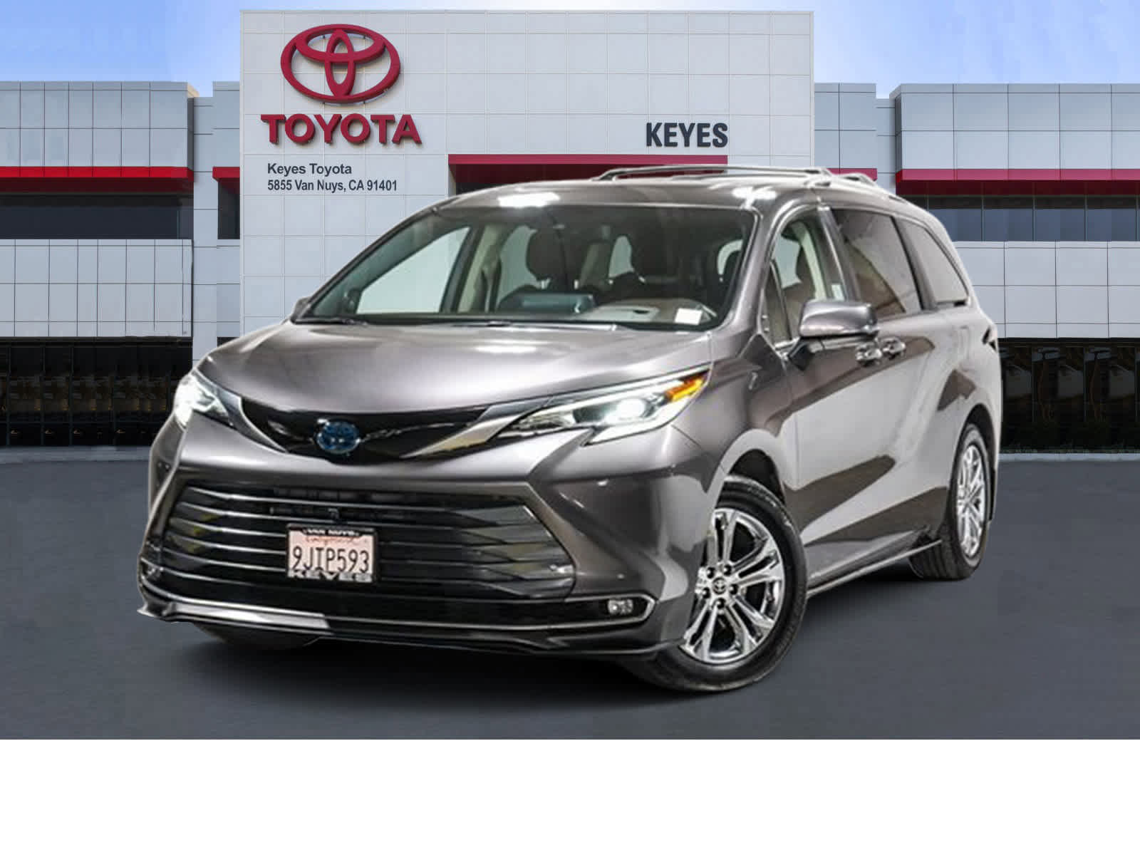 Certified 2023 Toyota Sienna Platinum image 1