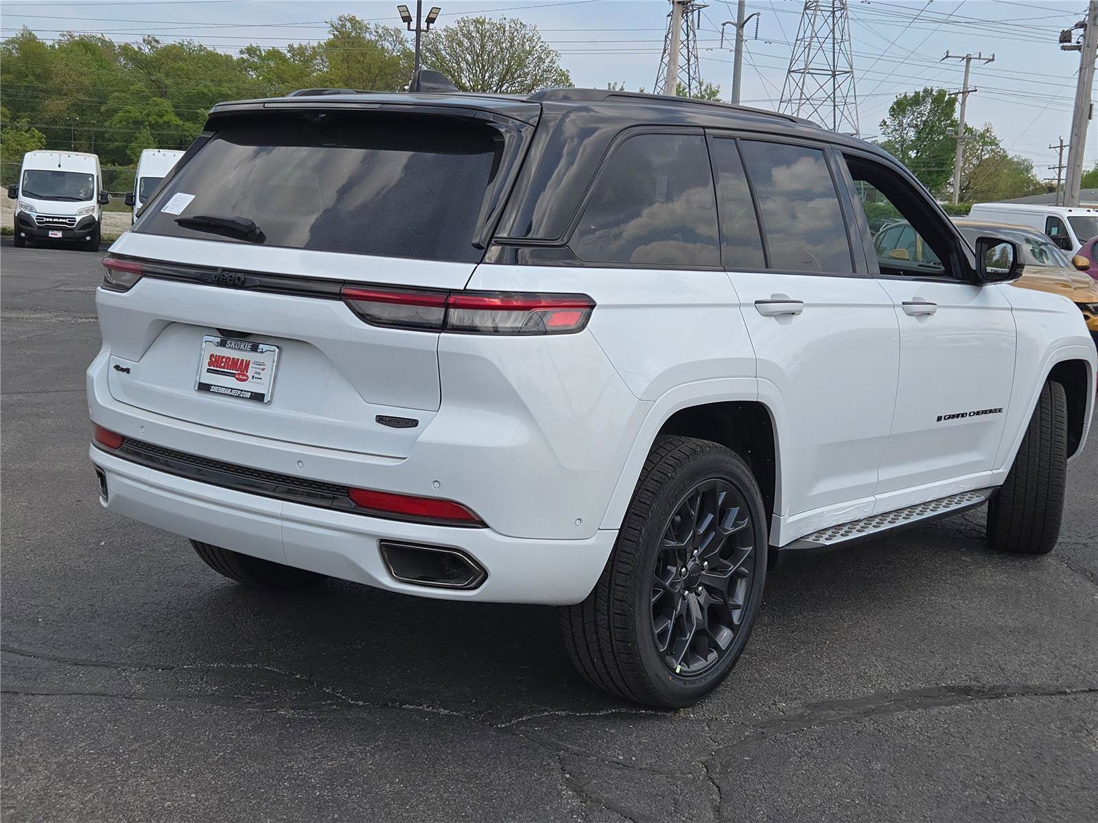 New 2025 Jeep Grand Cherokee Summit image 15