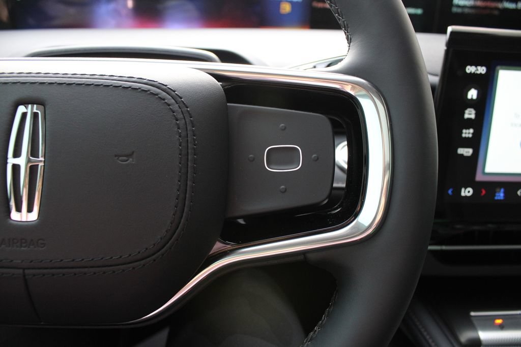 New 2026 Lincoln Nautilus Reserve AWD/4WD image 15