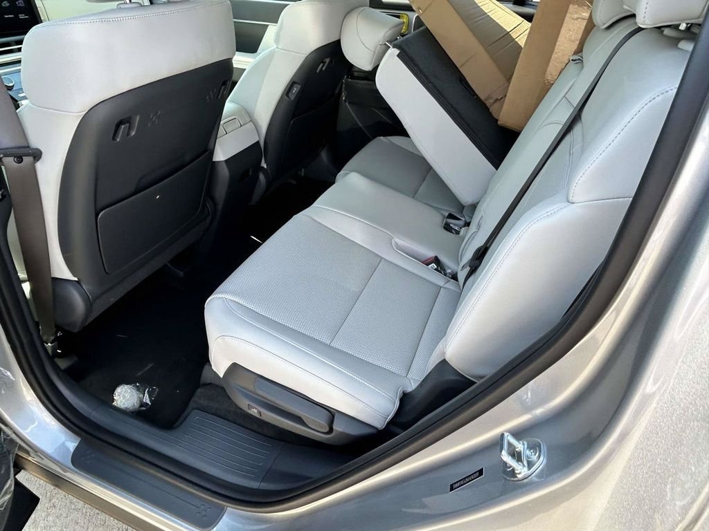 New 2027 Hyundai Santa Fe SEL FWD image 10