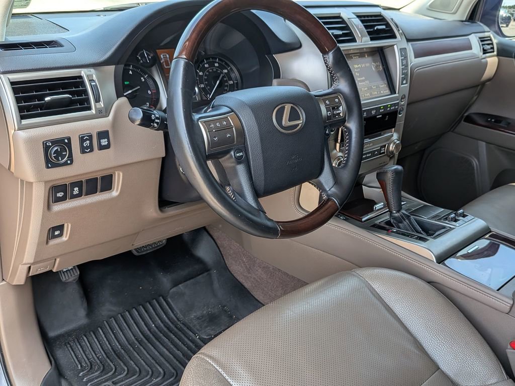 Used 2019 Lexus GX 460 Premium AWD/4WD image 36