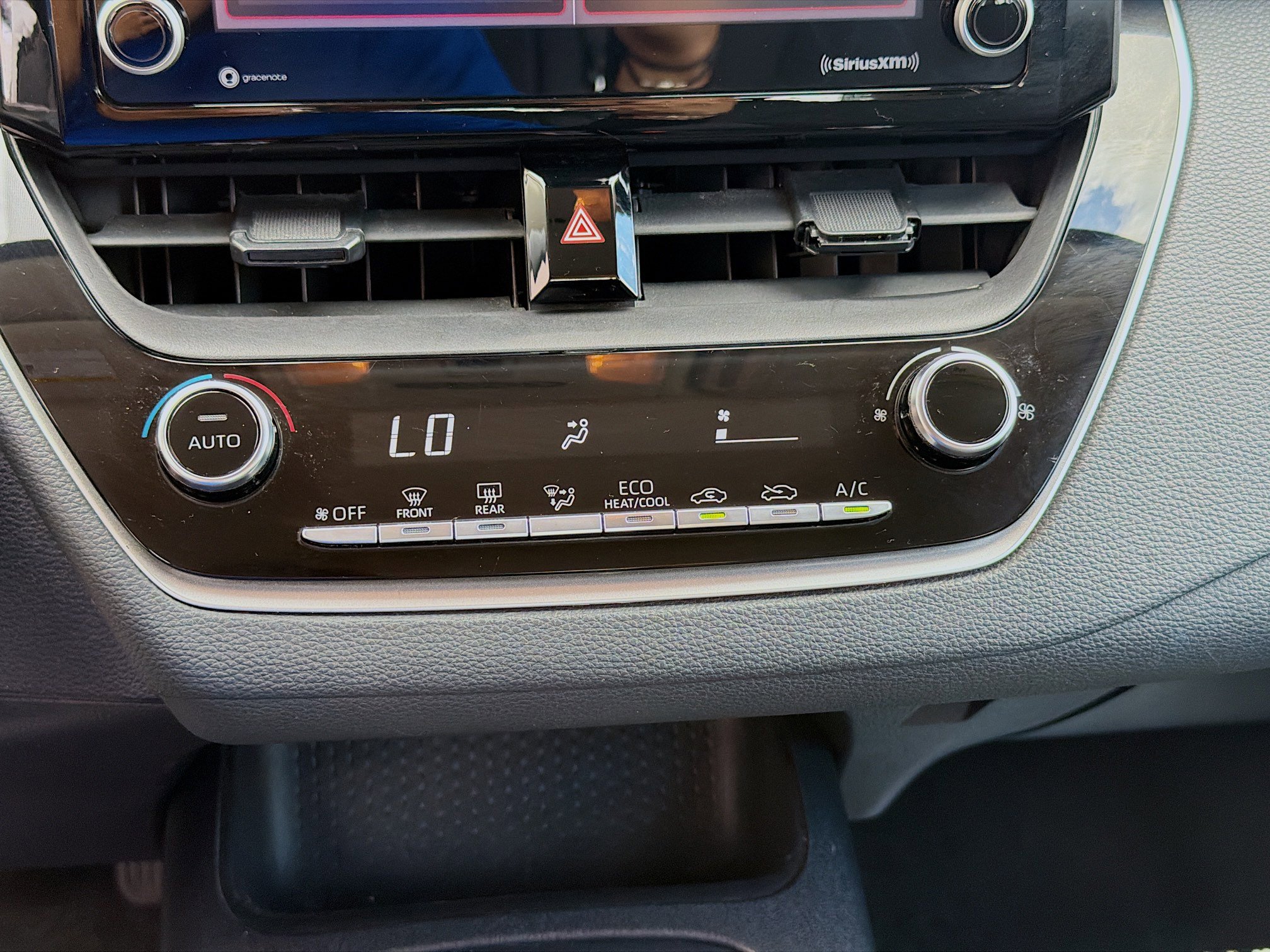 Used 2022 Toyota Corolla LE image 12