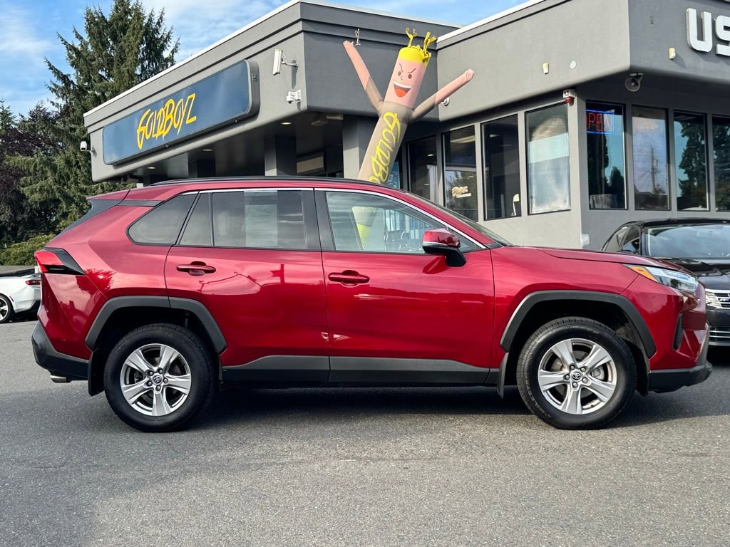 Used 2022 Toyota RAV4 XLE image 3