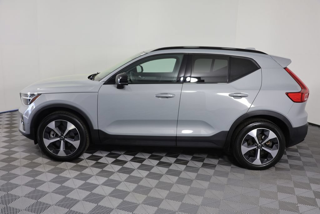 Used 2024 Volvo XC40 B5 Plus AWD/4WD image 5