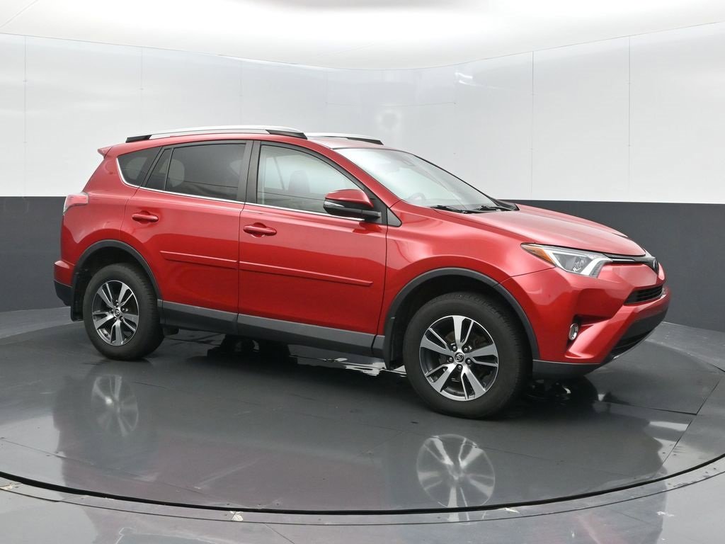 Used 2017 Toyota RAV4 XLE w/ Premium Extra Value Package image 28
