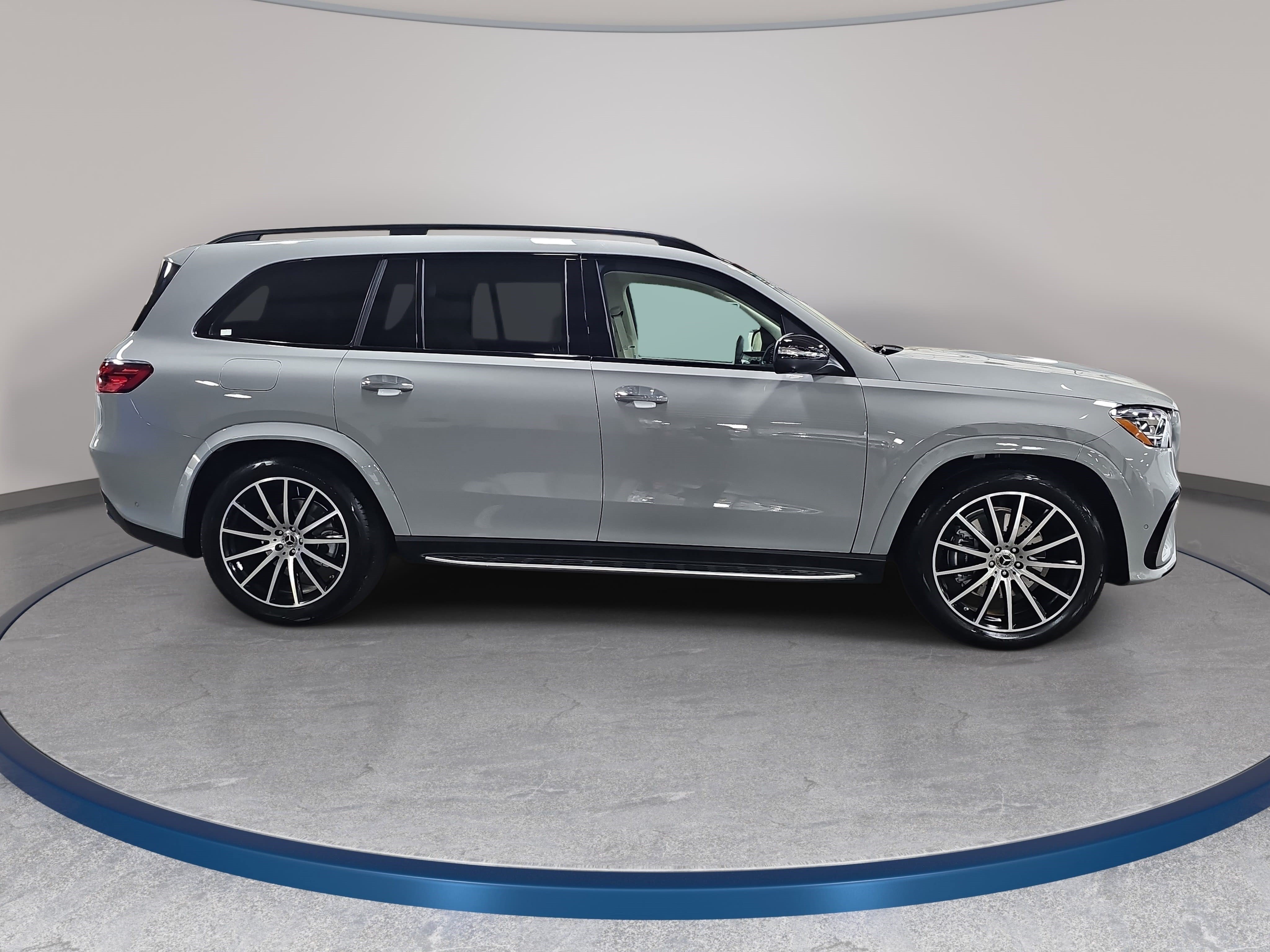 New 2026 Mercedes-Benz GLS 450 4MATIC image 4